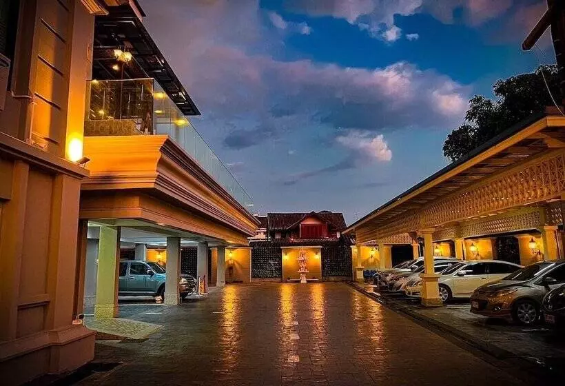 هتل Huern Kan Thong