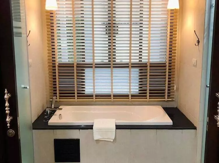 هتل Huern Kan Thong