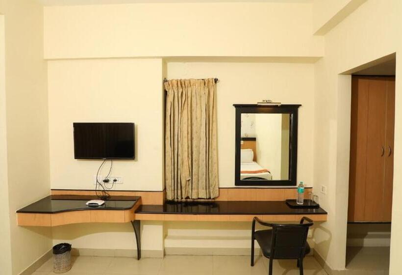 Отель Shrie Shaanth