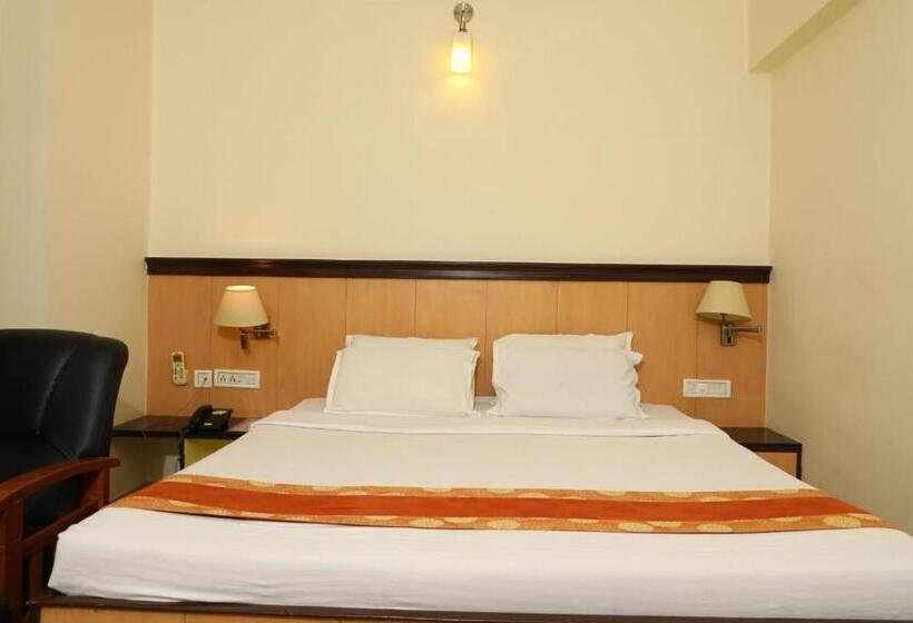 Отель Shrie Shaanth