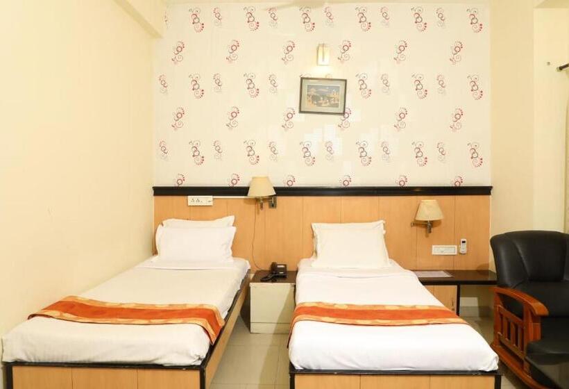 Отель Shrie Shaanth