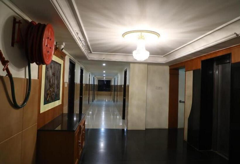 Отель Shrie Shaanth