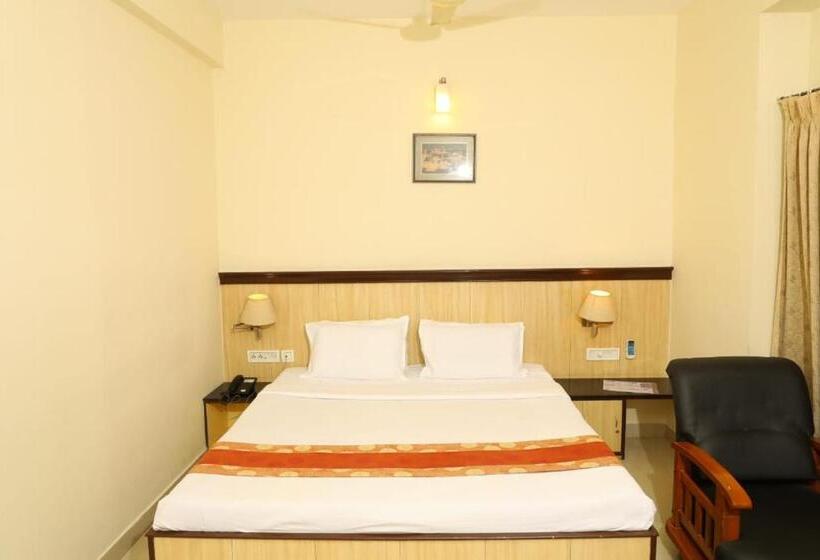 Отель Shrie Shaanth