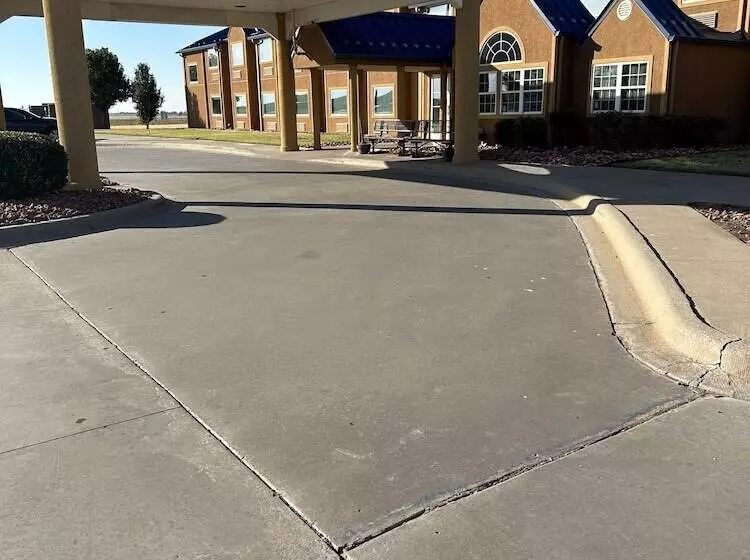 Hotelli Sugar Creek Inn & Suites