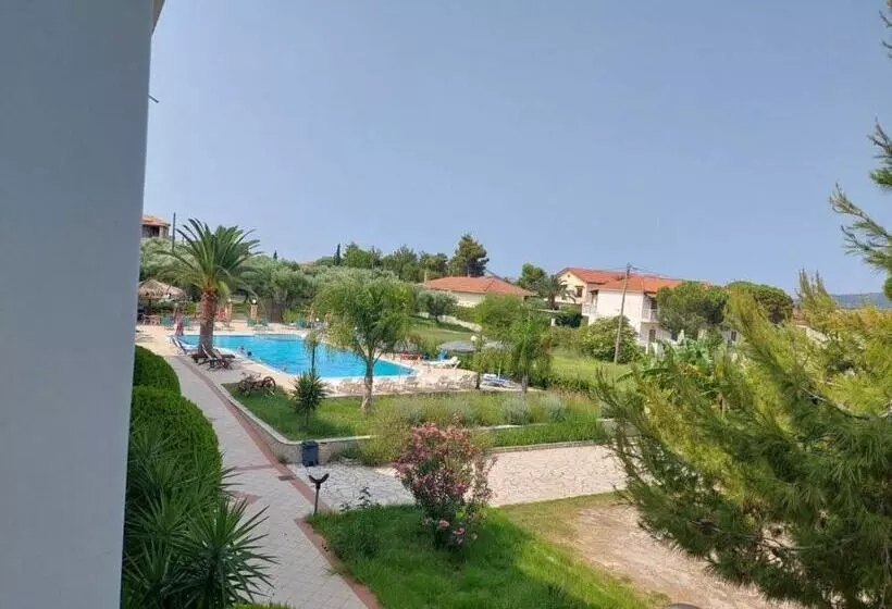 هتل Sunflower Apartments & Studios