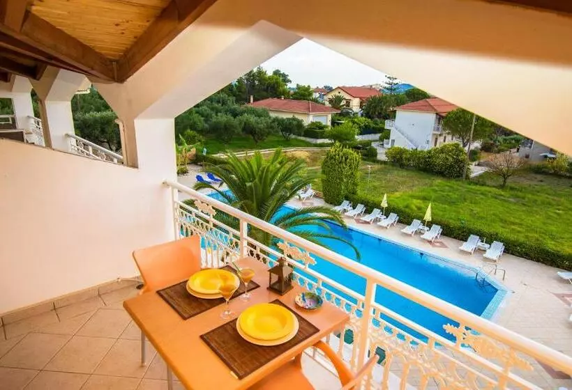 هتل Sunflower Apartments & Studios