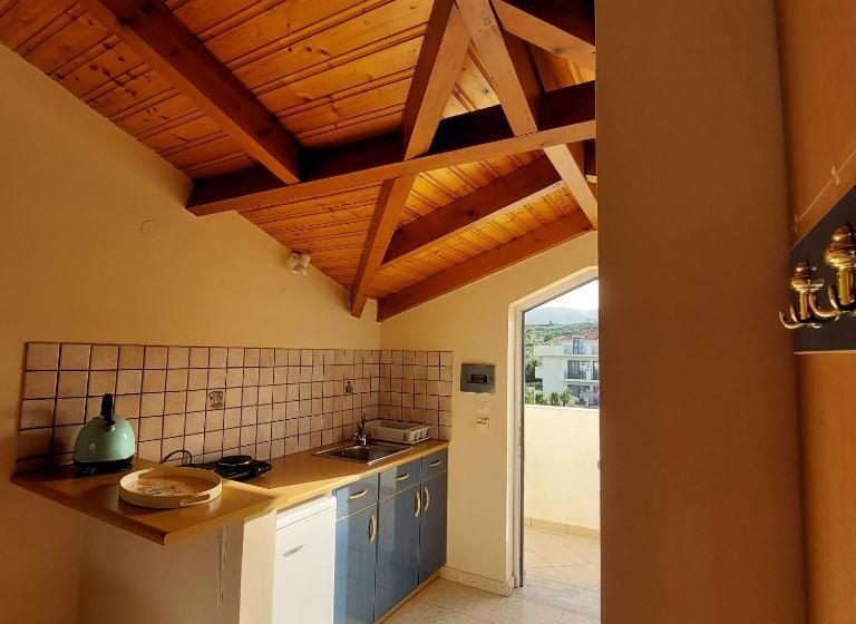 هتل Sunflower Apartments & Studios