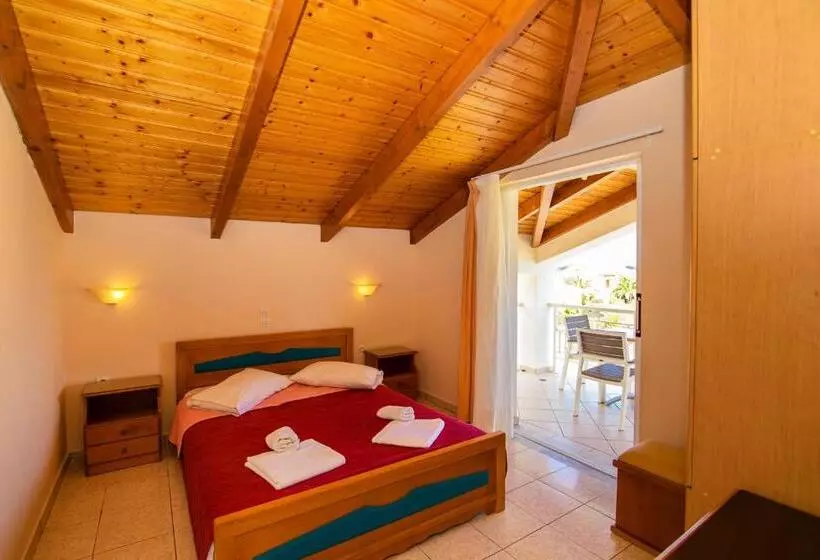 هتل Sunflower Apartments & Studios