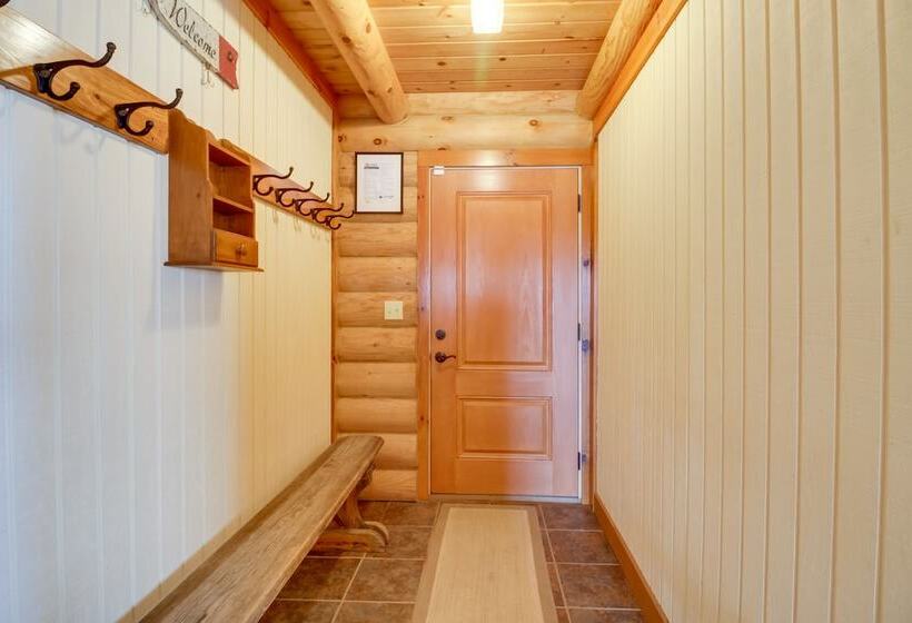 Lake Vermilion Cabin W/ Private Dock + Fire Pit!