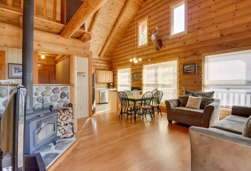 Lake Vermilion Cabin W/ Private Dock + Fire Pit!