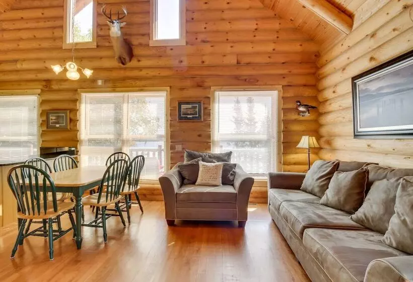 Lake Vermilion Cabin W/ Private Dock + Fire Pit!