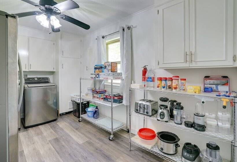 Lakefront Retreat In Jefferson W/ Screened Porch!