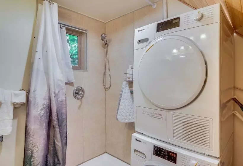 Lakefront Snohomish Cottage W/ Private Dock!