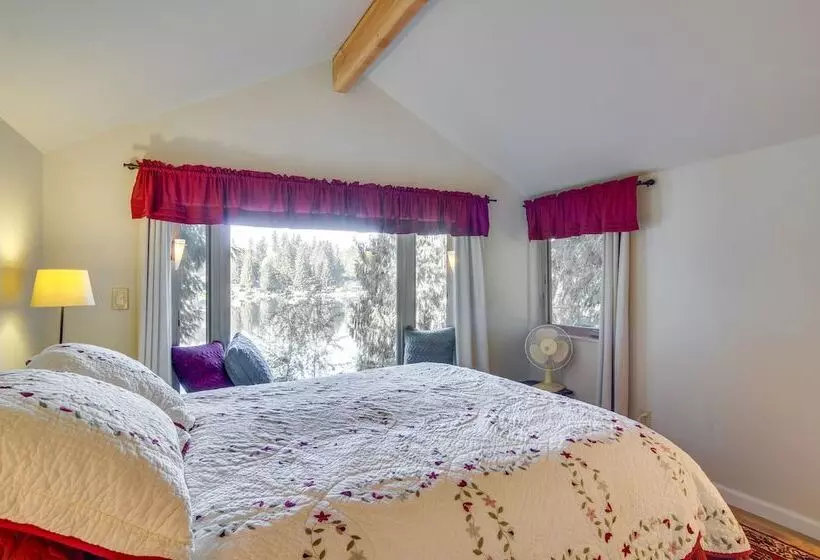 Lakefront Snohomish Cottage W/ Private Dock!