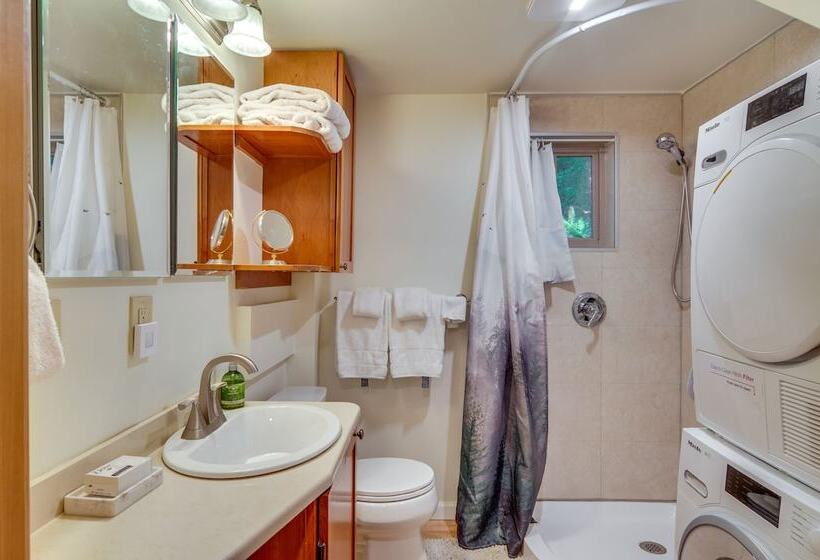 Lakefront Snohomish Cottage W/ Private Dock!