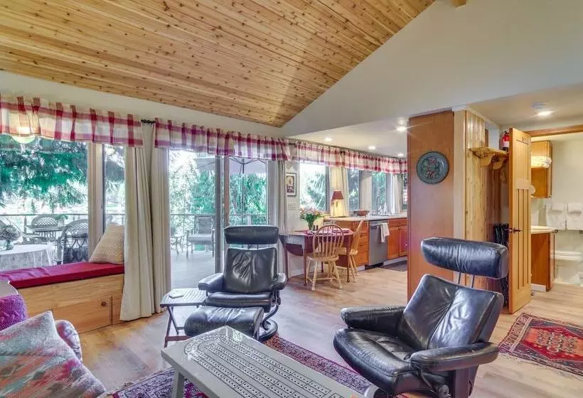 Lakefront Snohomish Cottage W/ Private Dock!