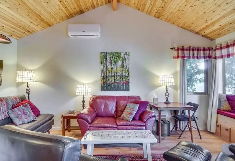 Lakefront Snohomish Cottage W/ Private Dock!