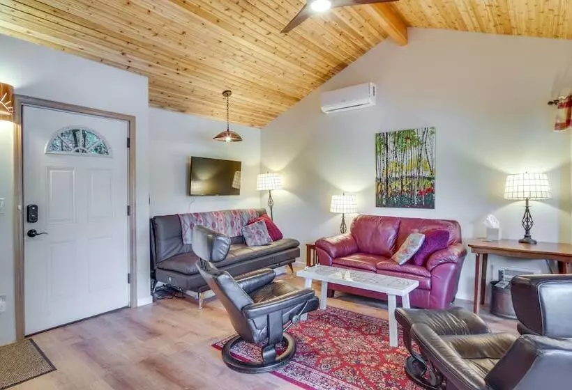 Lakefront Snohomish Cottage W/ Private Dock!