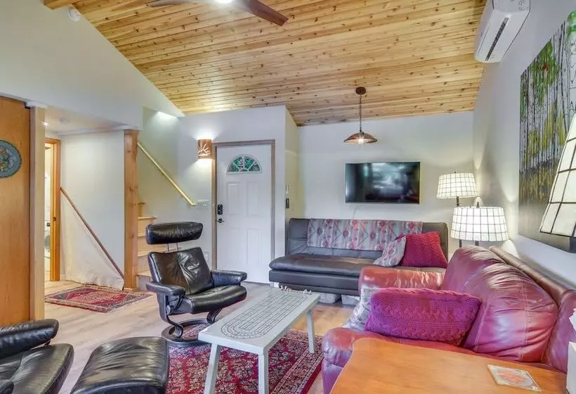 Lakefront Snohomish Cottage W/ Private Dock!