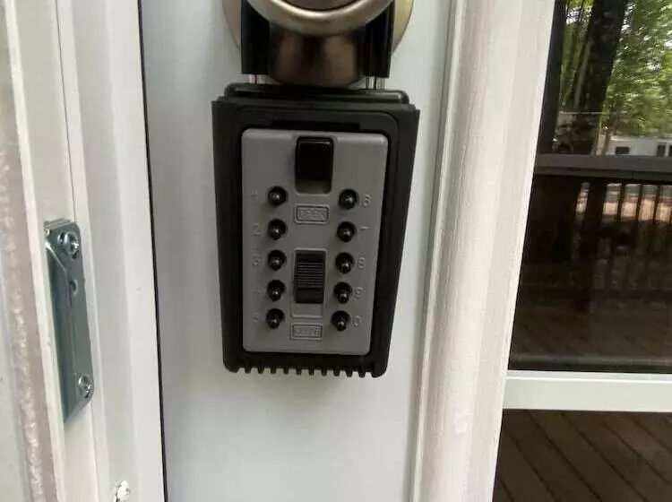 Lincolnwood Tiny House 12