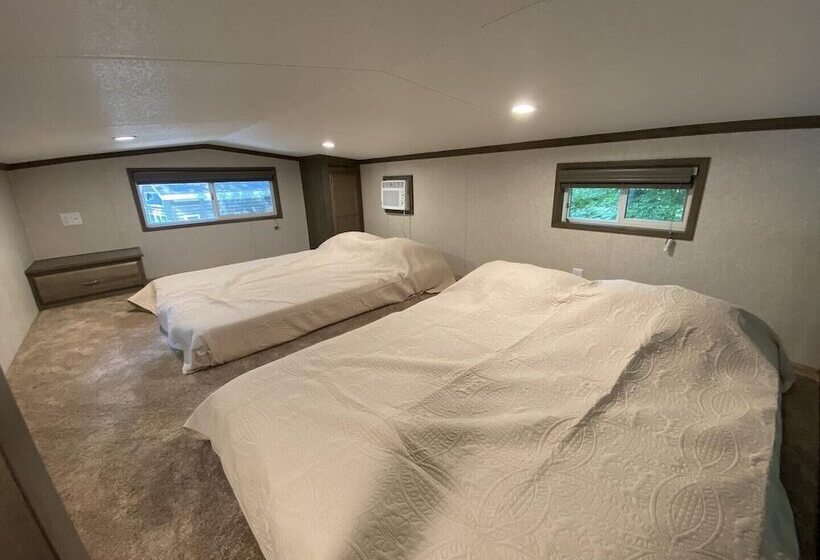 Lincolnwood Tiny House 12