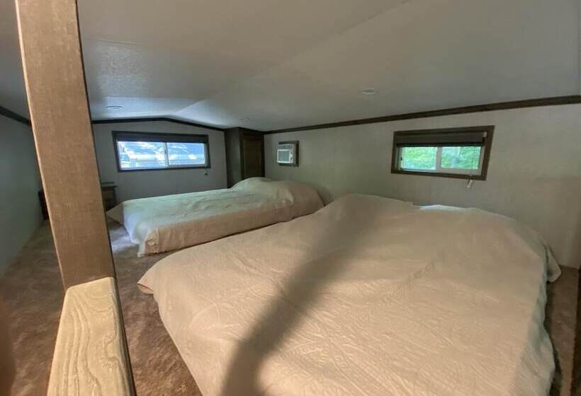 Lincolnwood Tiny House 12