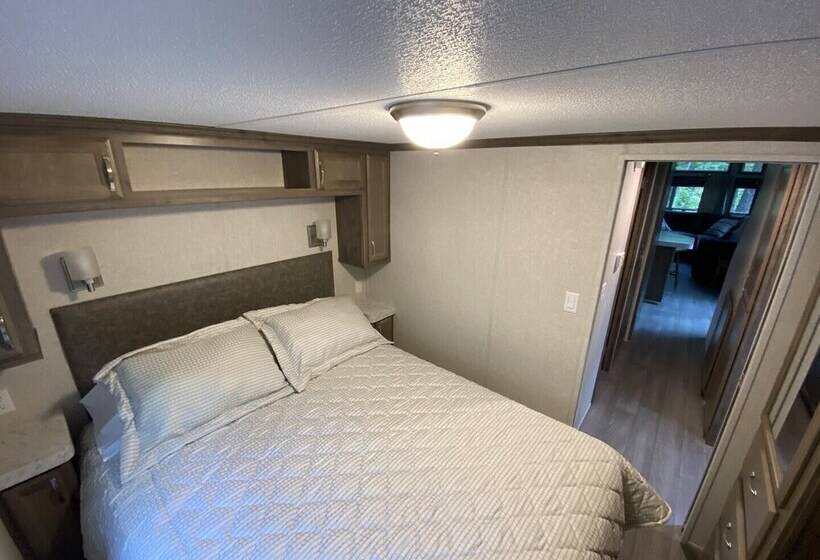 Lincolnwood Tiny House 12