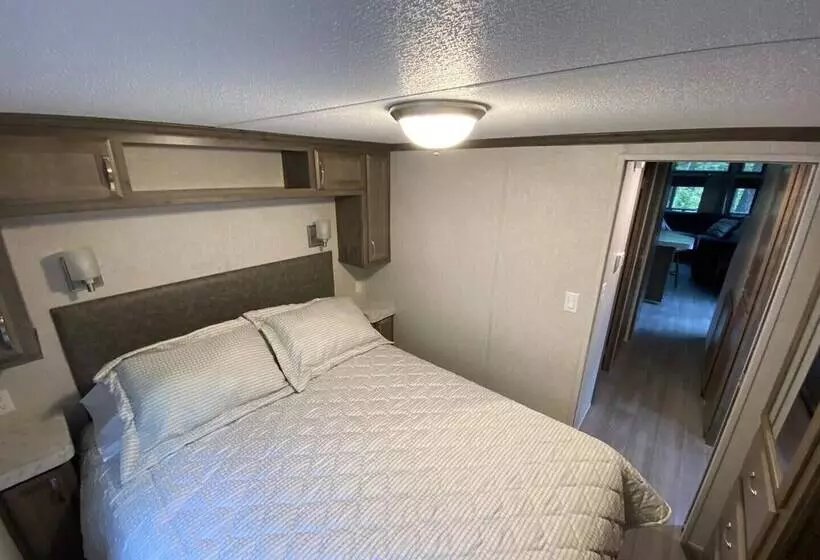 Lincolnwood Tiny House 12