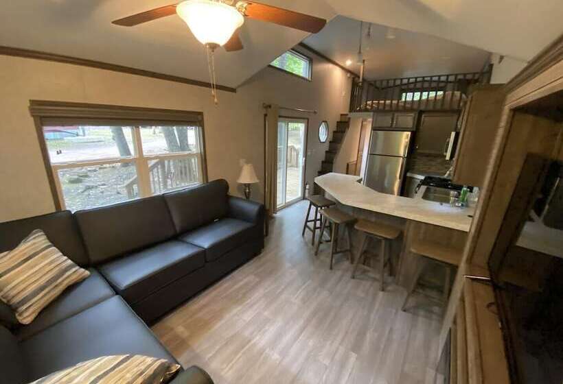 Lincolnwood Tiny House 12