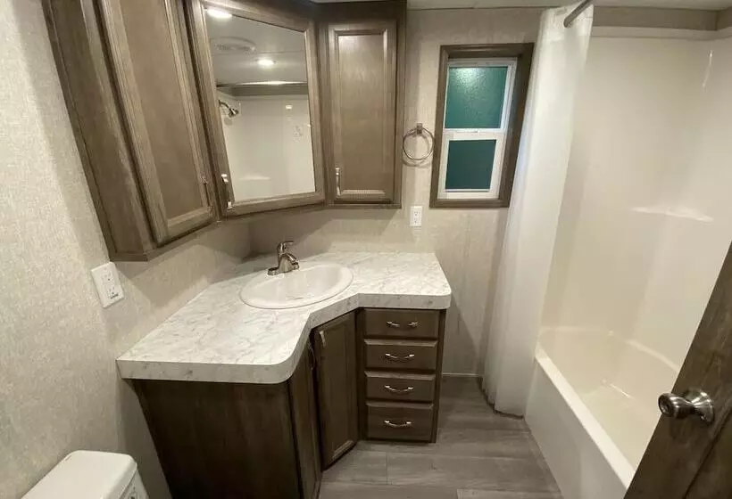 Lincolnwood Tiny House 12