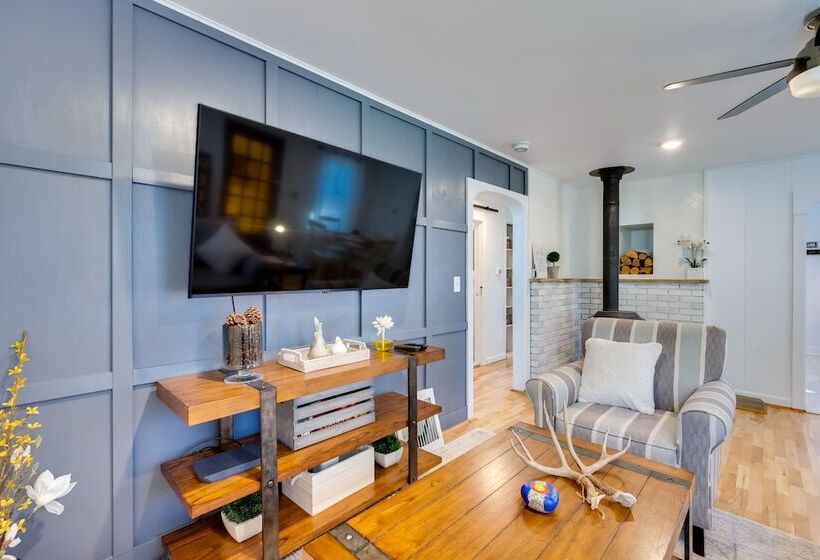 Loveland Retreat W/ Bicycles, Deck & Fire Pit!