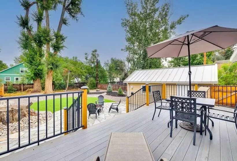 Loveland Retreat W/ Bicycles, Deck & Fire Pit!