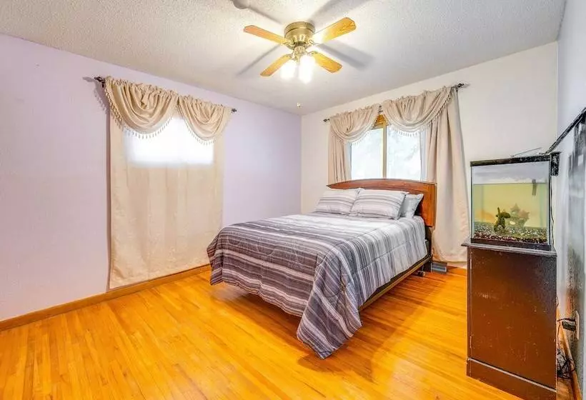 Pet Friendly Waterloo Abode W/ Deck!