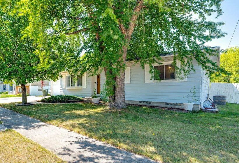 Pet Friendly Waterloo Abode W/ Deck!