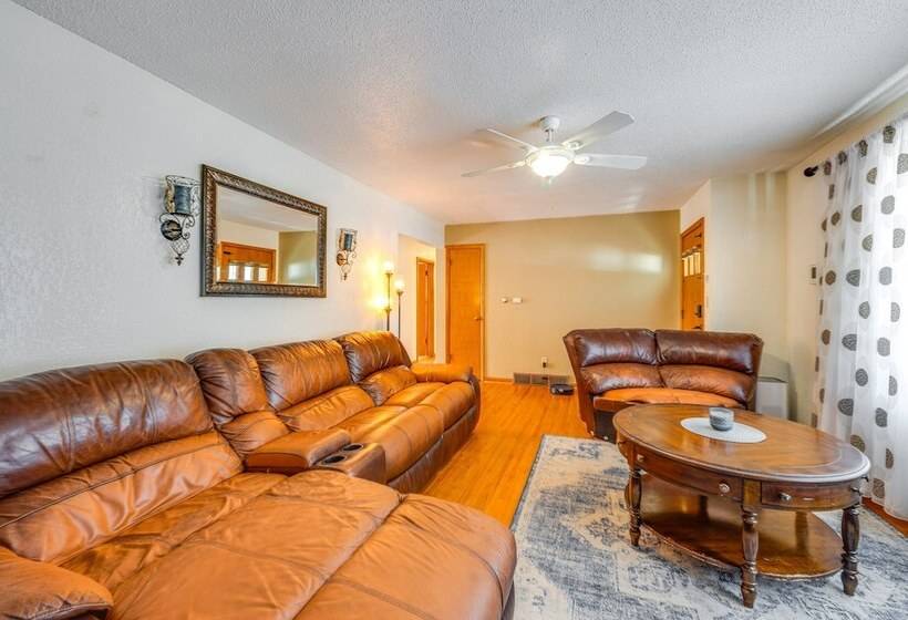 Pet Friendly Waterloo Abode W/ Deck!