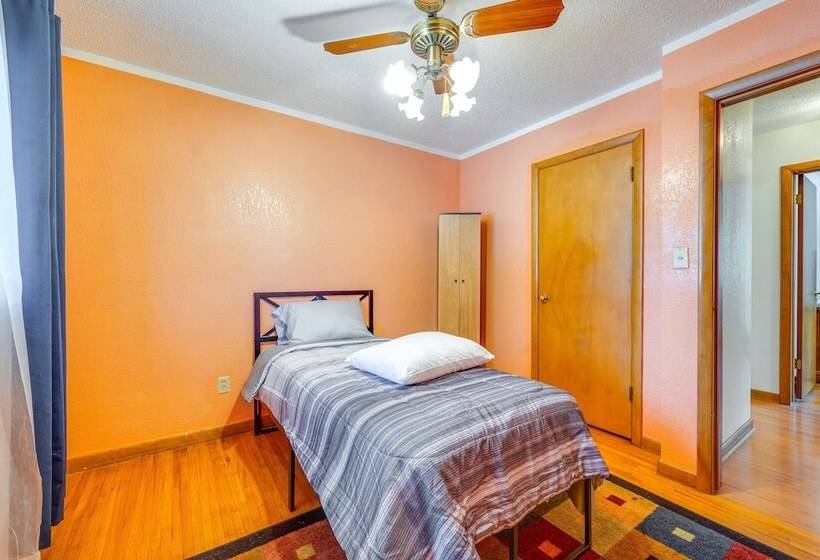 Pet Friendly Waterloo Abode W/ Deck!