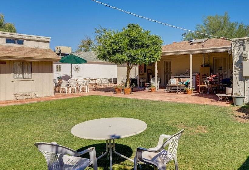 Phoenix Home W/ Patio: Near Downtown & Light Rail!
