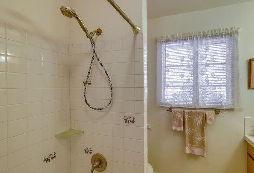 Phoenix Home W/ Patio: Near Downtown & Light Rail!