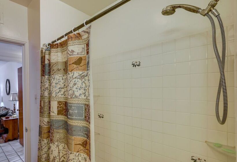 Phoenix Home W/ Patio: Near Downtown & Light Rail!