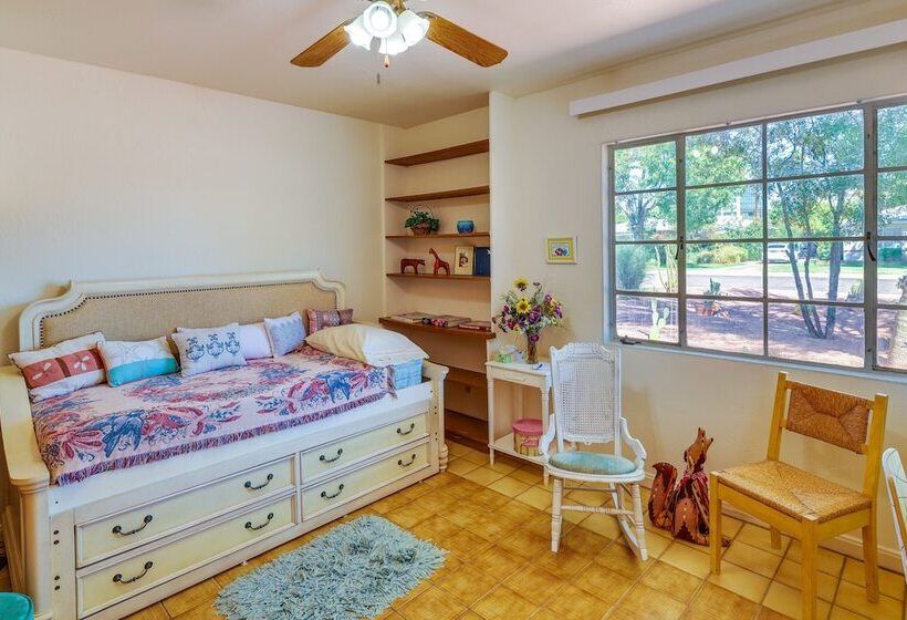 Phoenix Home W/ Patio: Near Downtown & Light Rail!