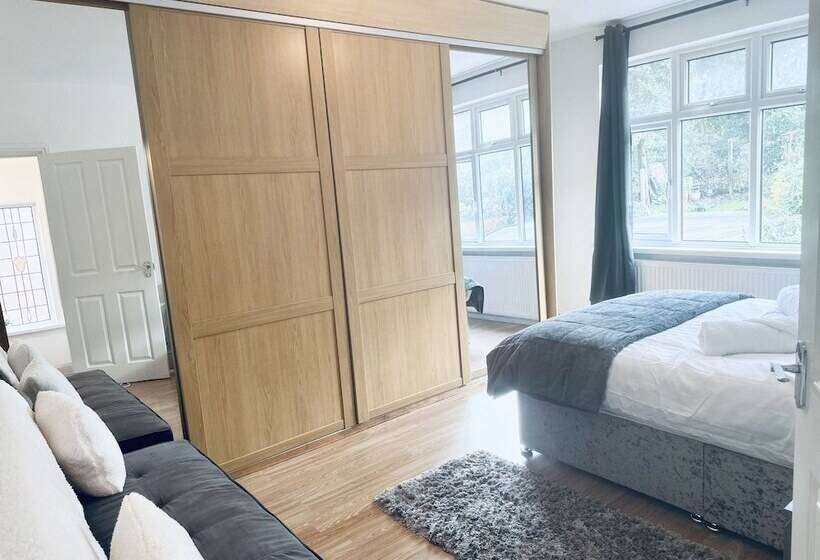 레지던스 Impeccable 3 Bed House In Nottingham Central