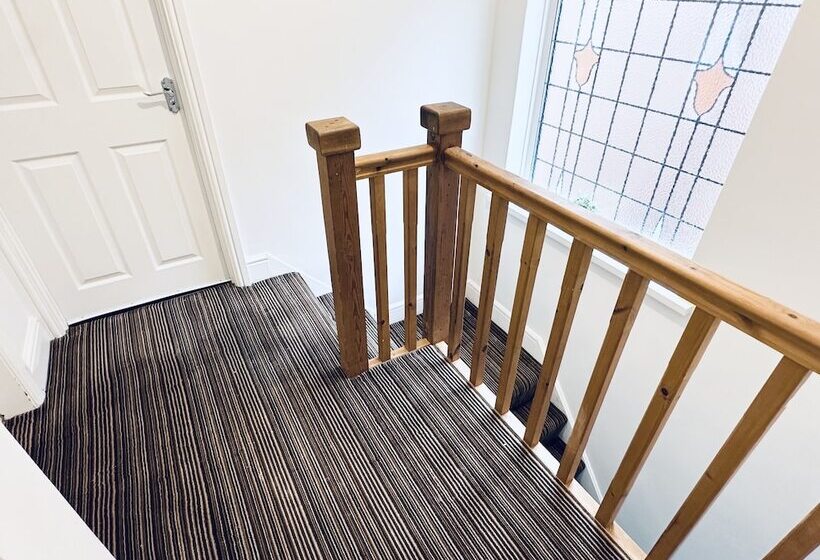 레지던스 Impeccable 3 Bed House In Nottingham Central