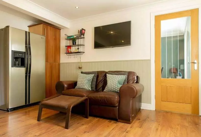 レジデンス Remarkable 4 Bed House Near Leeds Airport