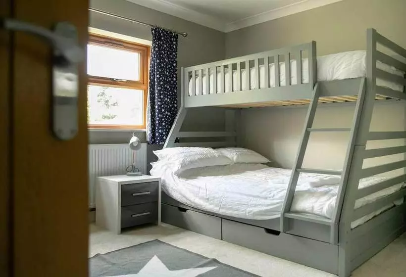 レジデンス Remarkable 4 Bed House Near Leeds Airport