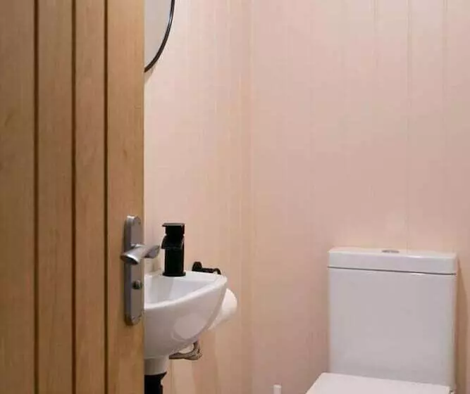 レジデンス Remarkable 4 Bed House Near Leeds Airport