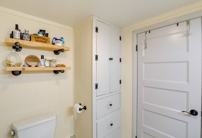 Riverfront New Hampshire Cottage W/ Boat Dock