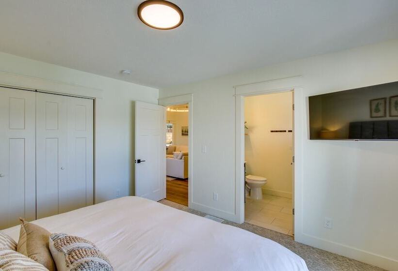 Spacious Utah Home W/ Hot Tub < 1 Mi To Bear Lake!