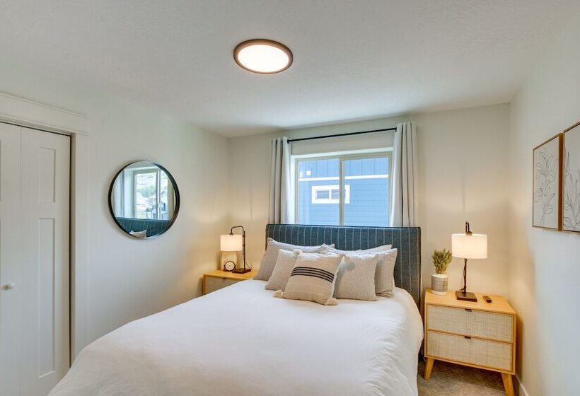 Spacious Utah Home W/ Hot Tub < 1 Mi To Bear Lake!