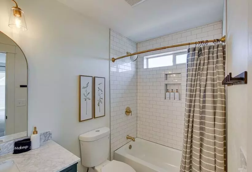 Spacious Utah Home W/ Hot Tub < 1 Mi To Bear Lake!