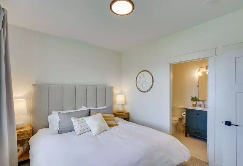 Spacious Utah Home W/ Hot Tub < 1 Mi To Bear Lake!